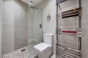 En Suite- click for photo gallery